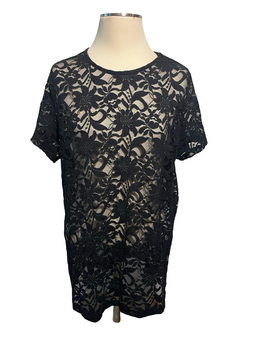 torrid Black Floral Lace Short Sleeve Top